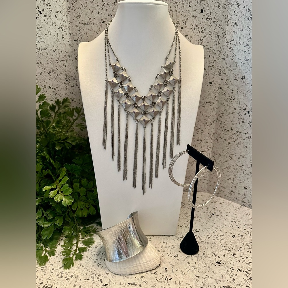 Silver tone chain theme Bib necklace with cuff bracelet and hoops